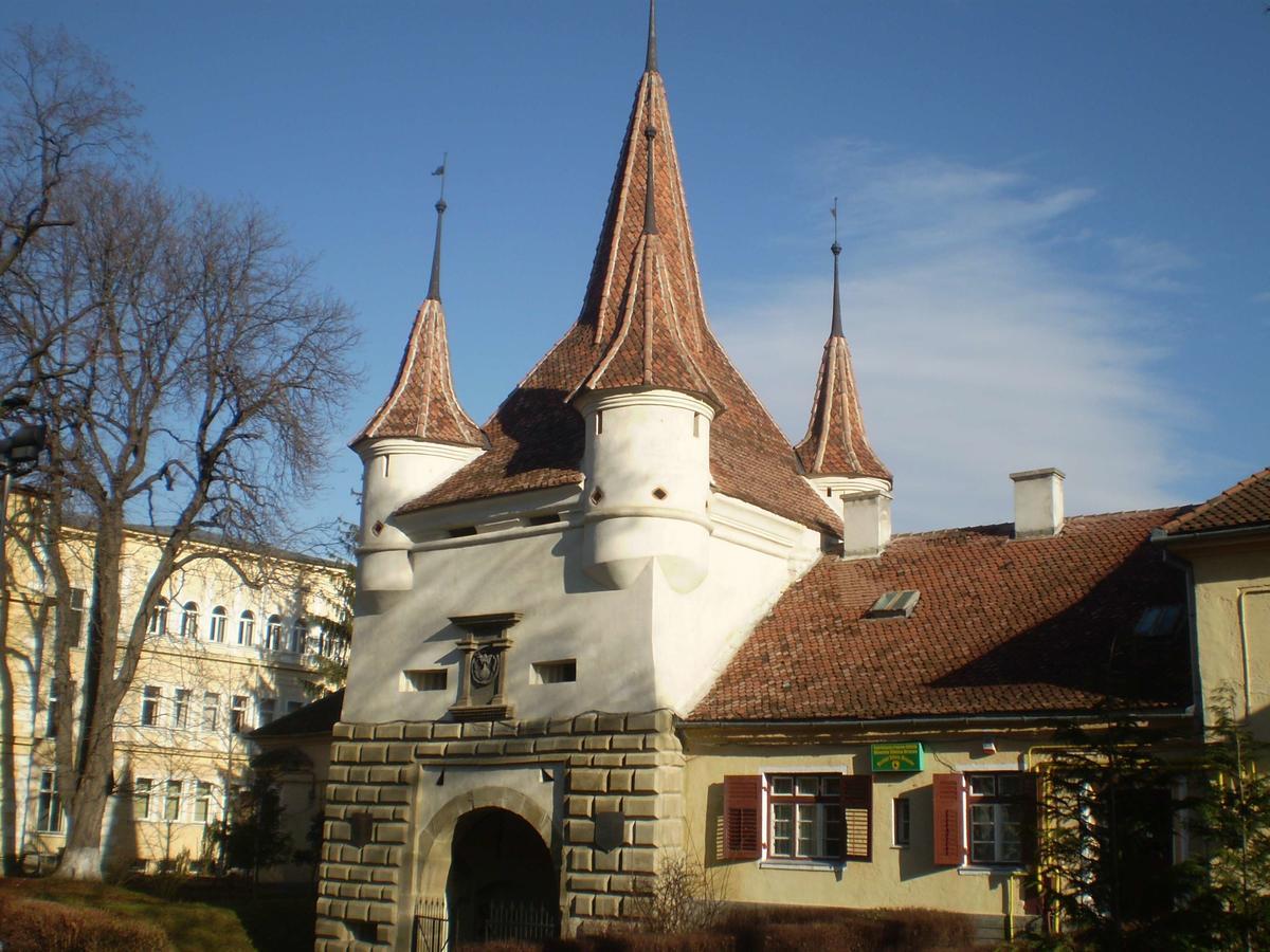Apartment Luca Poarta Schei Braşov Buitenkant foto