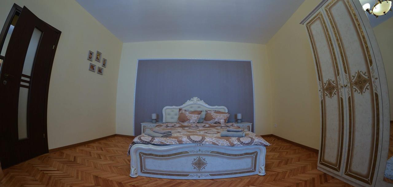 Apartment Luca Poarta Schei Braşov Buitenkant foto